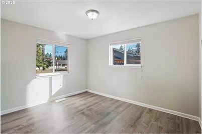 12720 SE Market St, Portland, OR 97233 - Photo 13