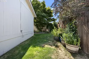 1475 Green Acres Rd, Eugene, OR 97408 - Photo 27
