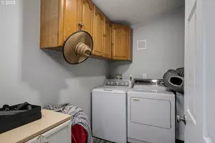 11023 NE Glisan St, Portland, OR 97220 - Photo 11