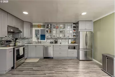 11023 NE Glisan St, Portland, OR 97220 - Photo 3