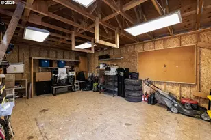 11023 NE Glisan St, Portland, OR 97220 - Photo 13