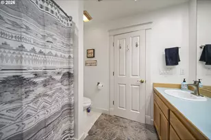 1421 NE Market Dr, Fairview, OR 97024 - Photo 19