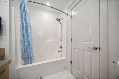 1421 NE Market Dr, Fairview, OR 97024 - Photo 23