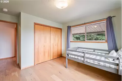 2337 W Hills Dr, Longview, WA 98632 - Photo 15