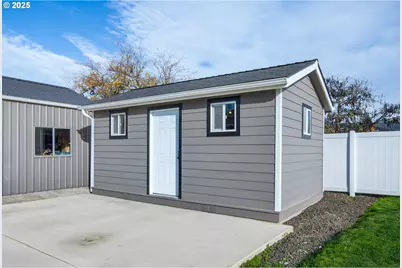 3721 Joe Ave, Roseburg, OR 97471 - Photo 27