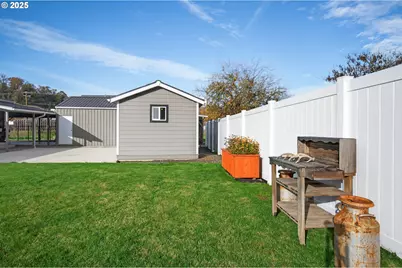 3721 Joe Ave, Roseburg, OR 97471 - Photo 35