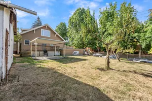 906 NE 24th Ave, Portland, OR 97232 - Photo 5