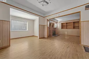 906 NE 24th Ave, Portland, OR 97232 - Photo 9