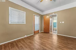 906 NE 24th Ave, Portland, OR 97232 - Photo 17