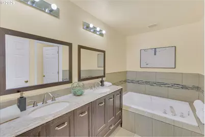 8801 SW Stono Dr, Tualatin, OR 97062 - Photo 19