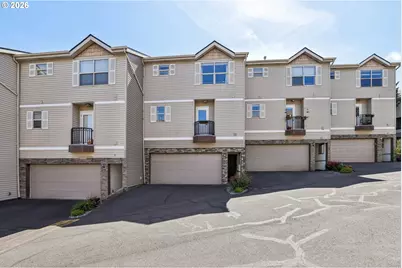 12142 NE Fremont St #11, Portland, OR 97220 - Photo 1