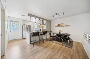 12142 NE Fremont St, Portland, OR 97220 - Photo 9