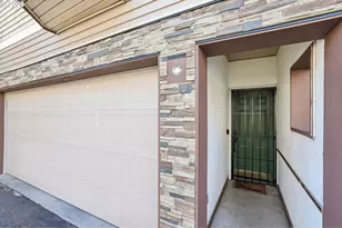 12142 NE Fremont St, Portland, OR 97220 - Photo 5