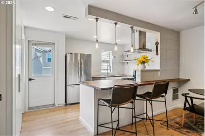 12142 NE Fremont St #11, Portland, OR 97220 - Photo 11