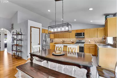 206 Hauser Ct, Molalla, OR 97038 - Photo 13