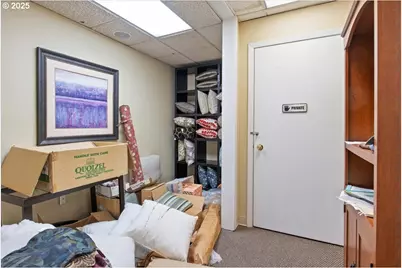 19230 SE McLoughlin Blvd, Gladstone, OR 97027 - Photo 23