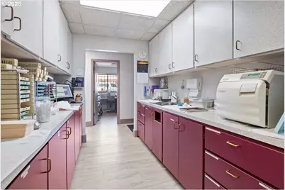 19230 SE McLoughlin Blvd, Gladstone, OR 97027 - Photo 13