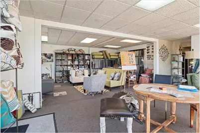 19230 SE McLoughlin Blvd, Gladstone, OR 97027 - Photo 15