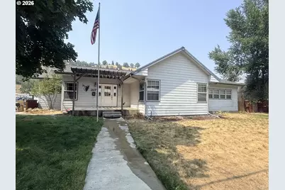 317 S Canyon Blvd, John Day, OR 97845 - Photo 1