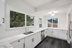 541 NE 70th Ave, Portland, OR 97213 - Photo 17