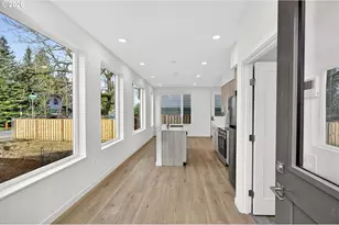 7280 NE Going St, Portland, OR 97218 - Photo 5