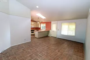 631 Nicholas Dr, Springfield, OR 97477 - Photo 15