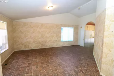 631 Nicholas Dr, Springfield, OR 97477 - Photo 7
