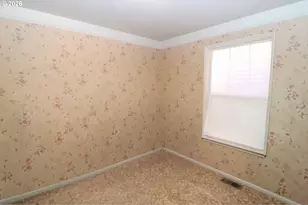 631 Nicholas Dr, Springfield, OR 97477 - Photo 29