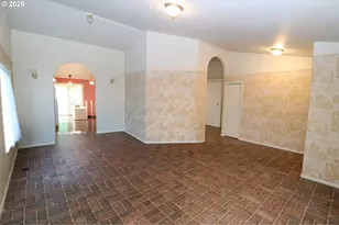 631 Nicholas Dr, Springfield, OR 97477 - Photo 9