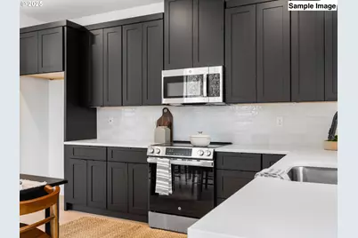 7189 SE Crystal Springs Blvd #10, Portland, OR 97213 - Photo 9