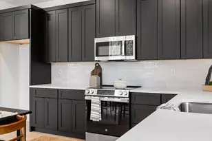 7189 SE Crystal Springs Blvd, Portland, OR 97213 - Photo 9