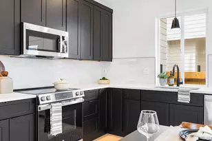 7189 SE Crystal Springs Blvd, Portland, OR 97213 - Photo 7