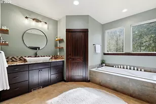 57214 E Marmot Rd, Sandy, OR 97055 - Photo 17