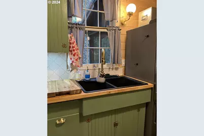 22633 Highway 58, Crescent Lake, OR 97733 - Photo 9