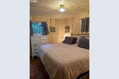 22633 Highway 58, Crescent Lake, OR 97733 - Photo 11