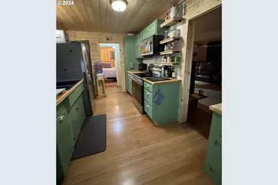 22633 Highway 58, Crescent Lake, OR 97733 - Photo 7