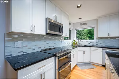 6270 SW Tillamook Pl, Beaverton, OR 97007 - Photo 11
