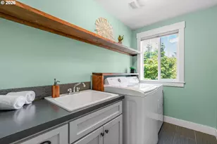 7941 N Courtenay Ave, Portland, OR 97203 - Photo 29