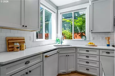 7941 N Courtenay Ave, Portland, OR 97203 - Photo 13