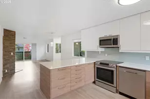 2825 NW Upshur St, Portland, OR 97210 - Photo 3