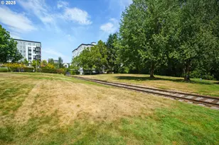 4980 S Landing Dr, Portland, OR 97239 - Photo 27