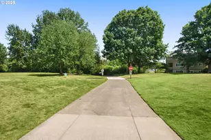 4980 S Landing Dr, Portland, OR 97239 - Photo 25