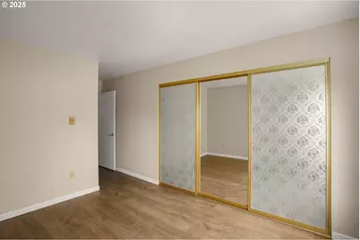 4980 S Landing Dr #301, Portland, OR 97239 - Photo 21