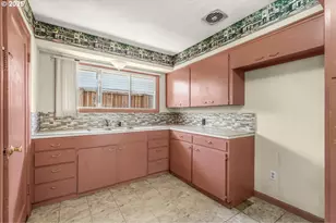 9404 SE 42nd Ave, Milwaukie, OR 97222 - Photo 5