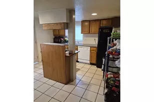 938 SW 11th St, Newport, OR 97365 - Photo 5