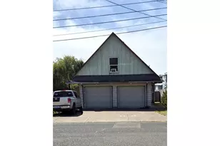 938 SW 11th St, Newport, OR 97365 - Photo 1