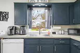 422 Elder St, Drain, OR 97435 - Photo 9