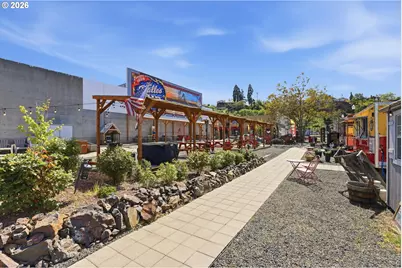 801 E 2nd St, The Dalles, OR 97058 - Photo 5