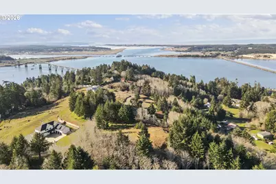 Fiddleback, North Bend, OR 97459 - Photo 29