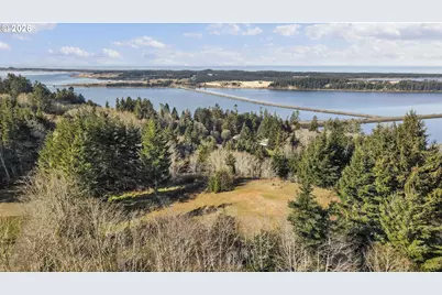 Fiddleback, North Bend, OR 97459 - Photo 17